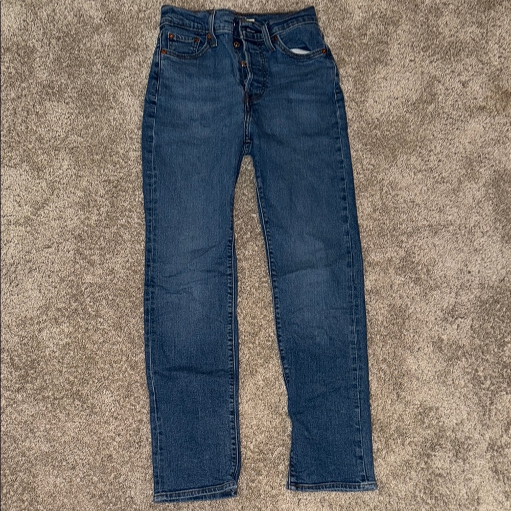 Levi - Wedgie Straight 26
